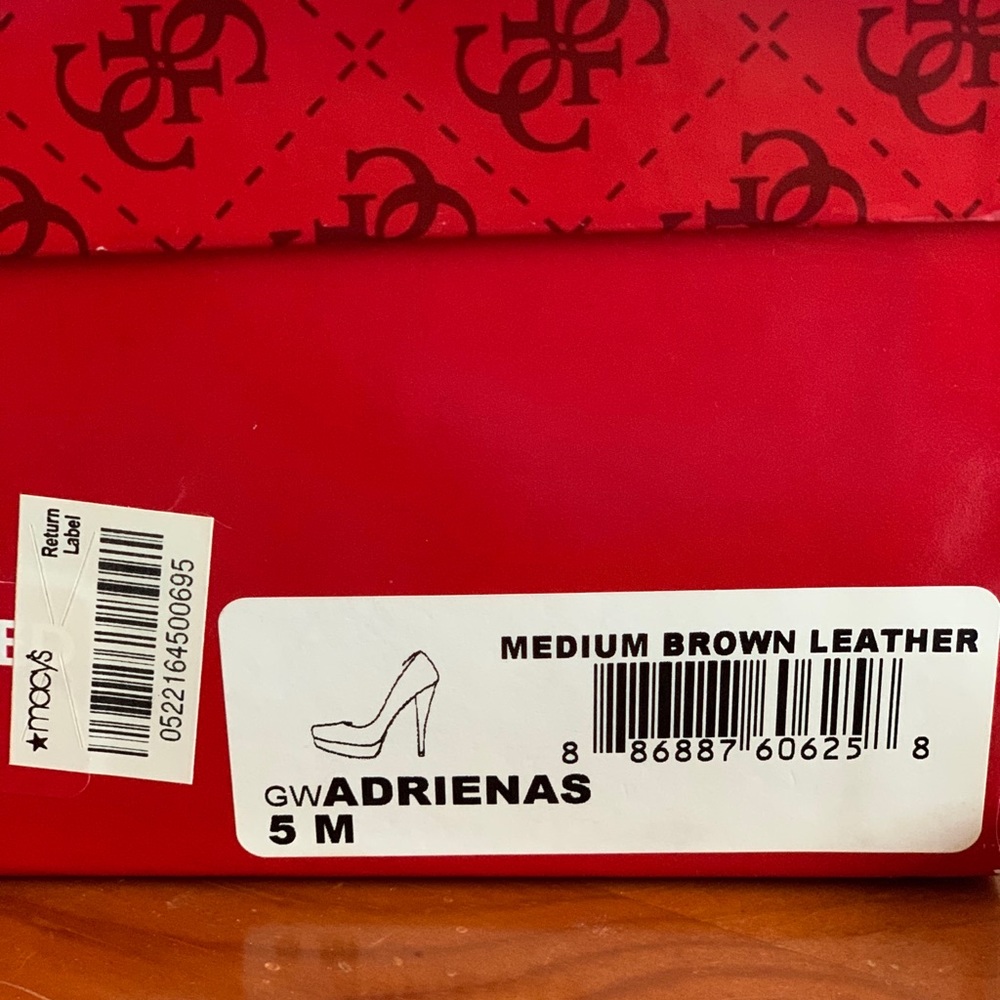 Guess Pumps - image 5